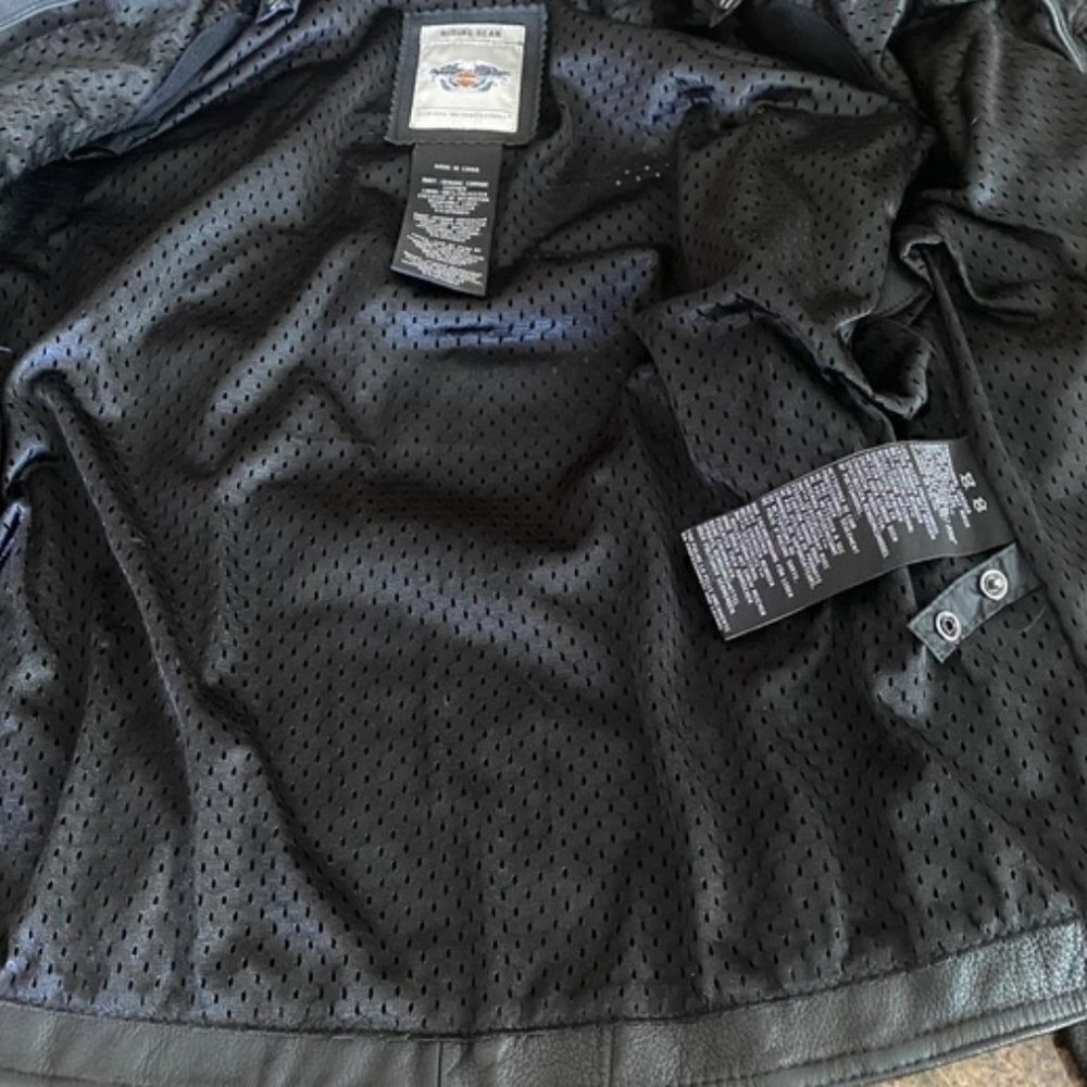 Authentic Harley Davidson Miss Enthusiast Black Leather Jacket Medium EUC - Picture 7 of 7